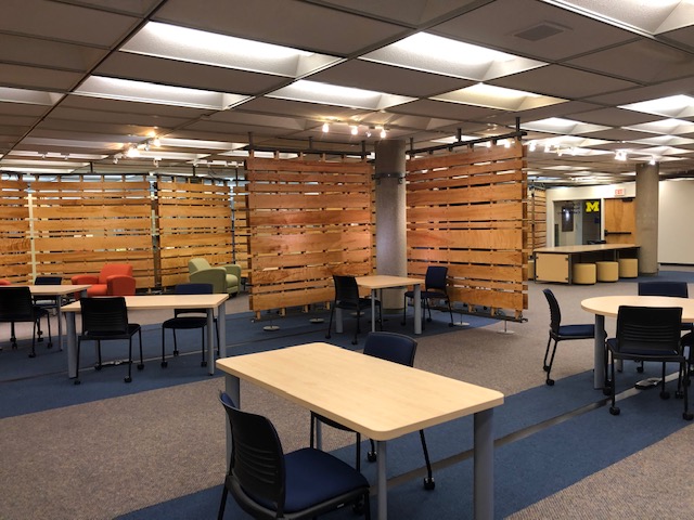 Photo of seating and tables in the graduate collabortory